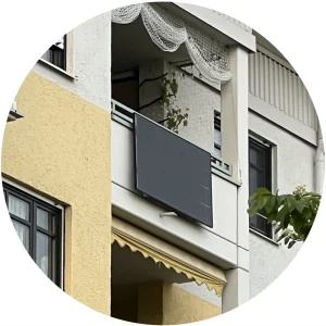 Balkonsolaranlage an Massivbalkon München